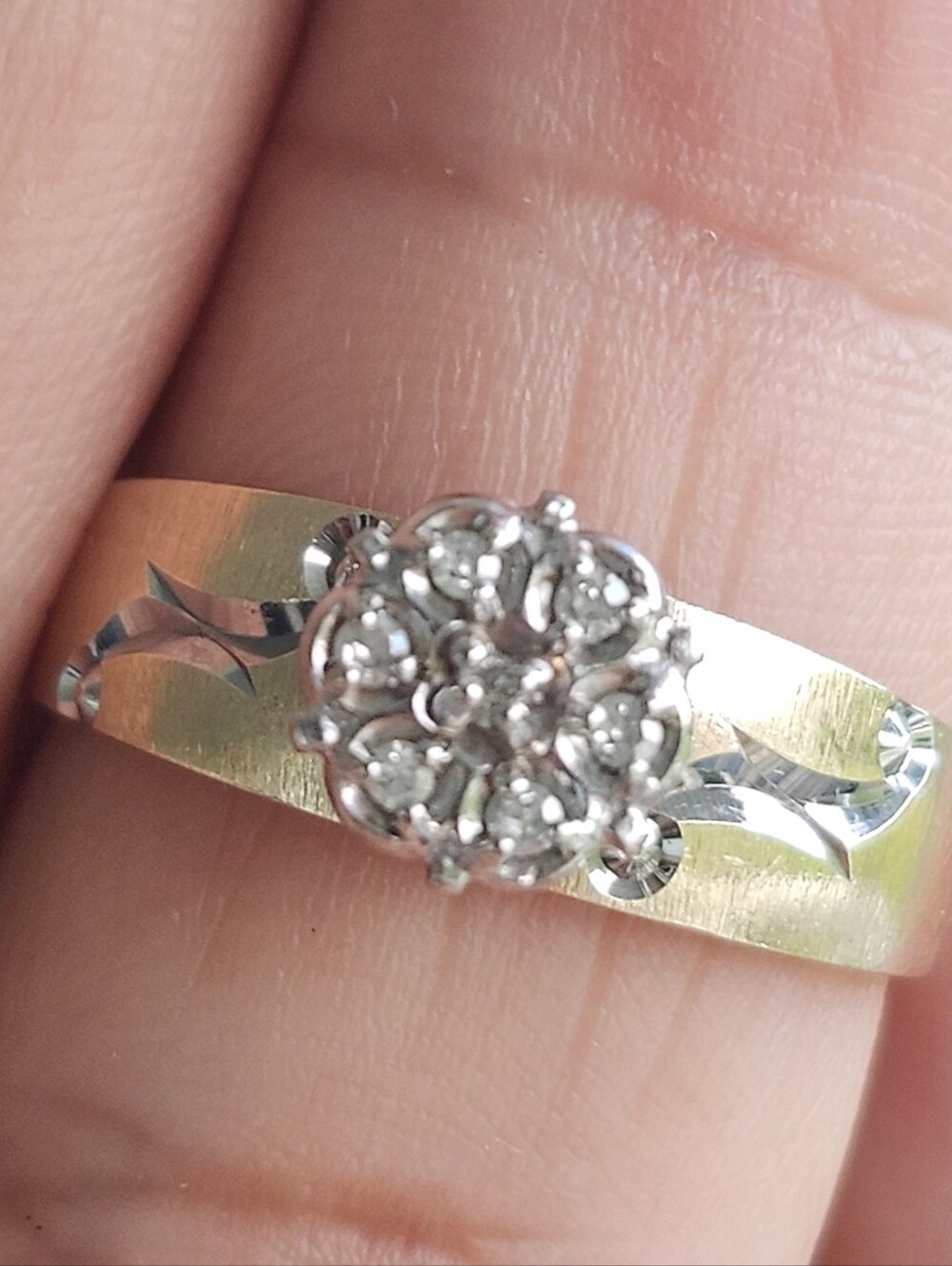 1970s GTR 10K Yellow Gold Natural Diamond Flower Cluster Wide Band Ring Size 7 - Picture 7 of 14